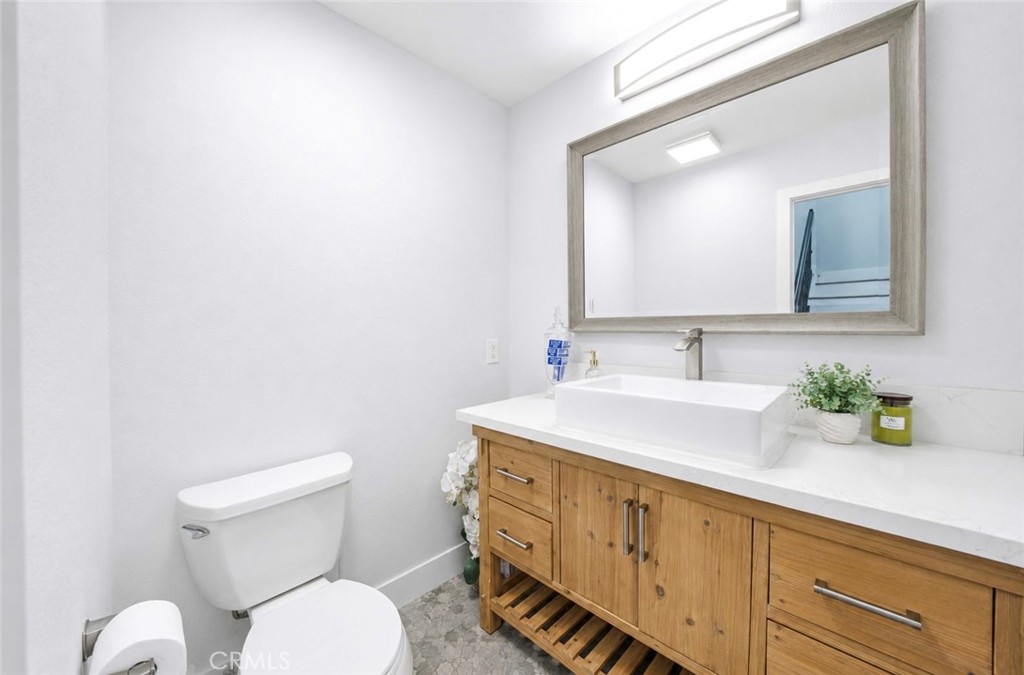 848 W Huntington 23