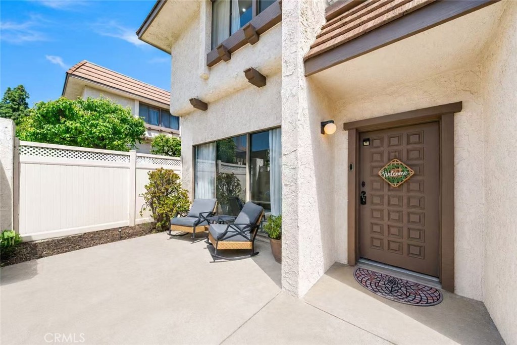 848 W Huntington 23