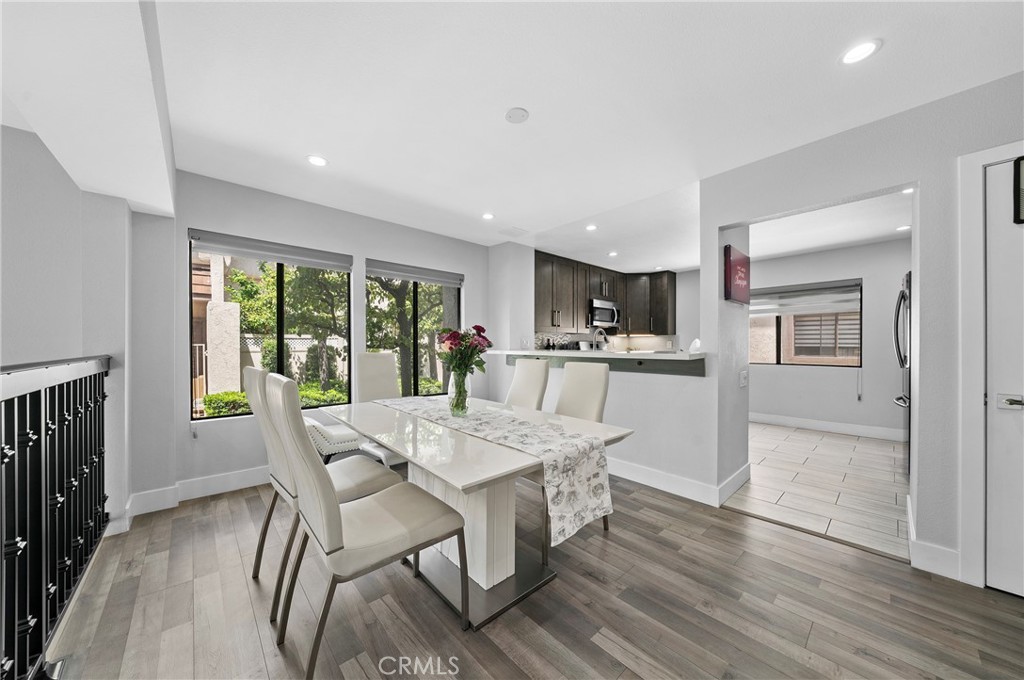 848 W Huntington 23