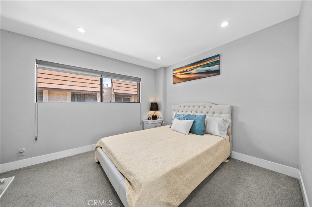 848 W Huntington 23