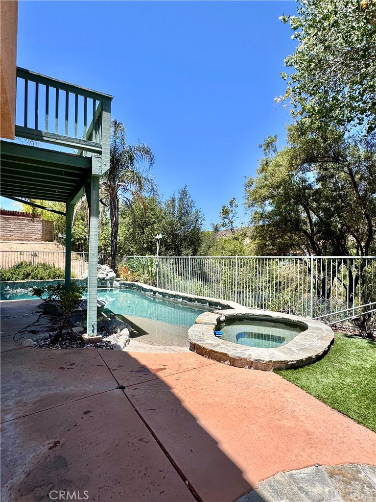 28463 Cascade