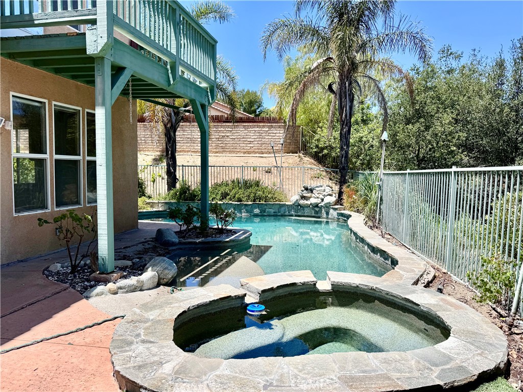 28463 Cascade