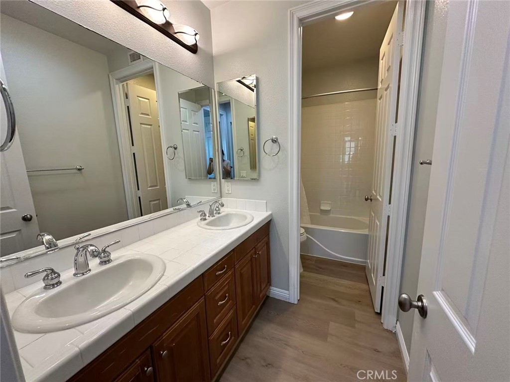 22276 Silverpointe