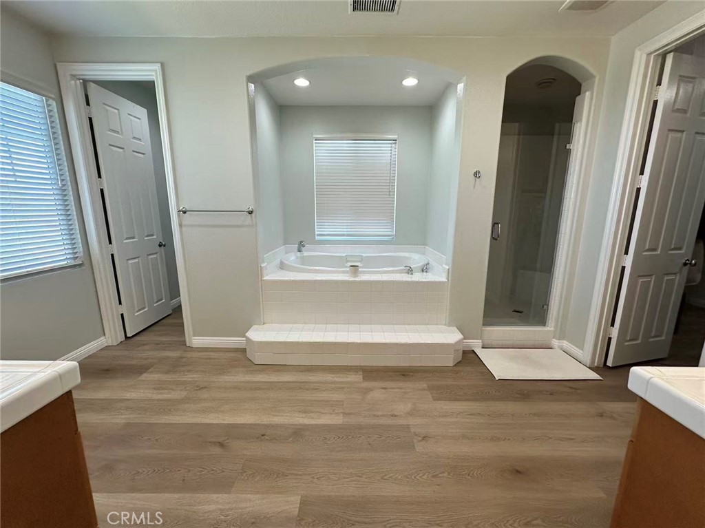 22276 Silverpointe