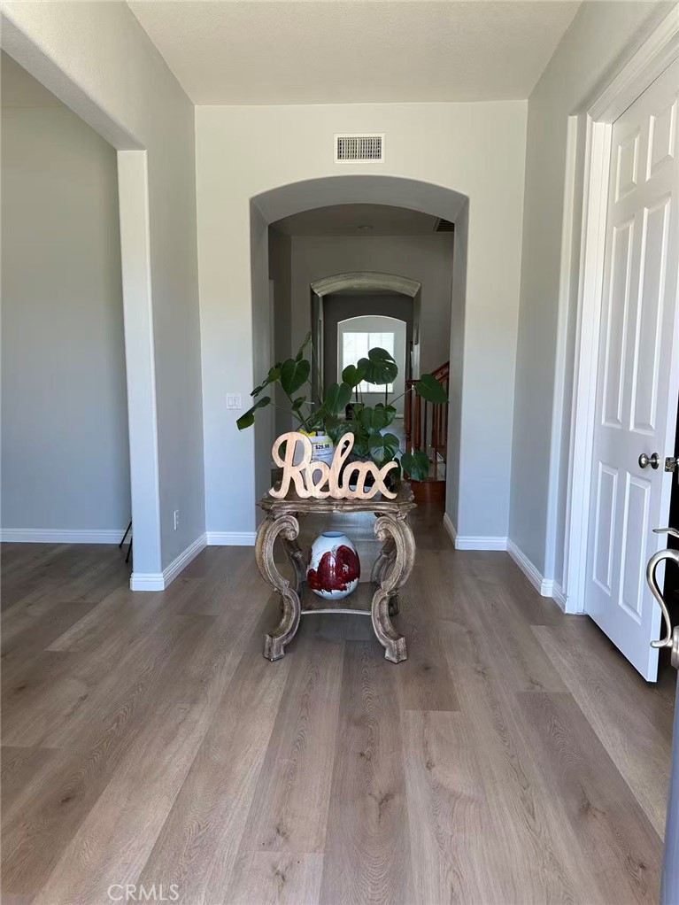 22276 Silverpointe