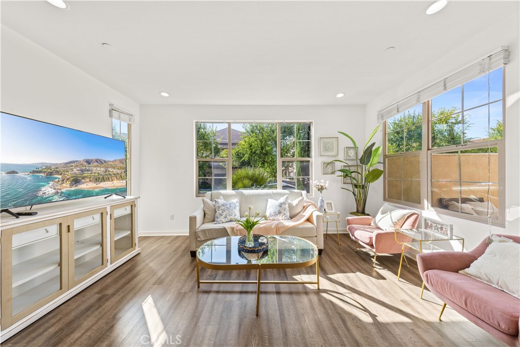 56 Bay Layrel
