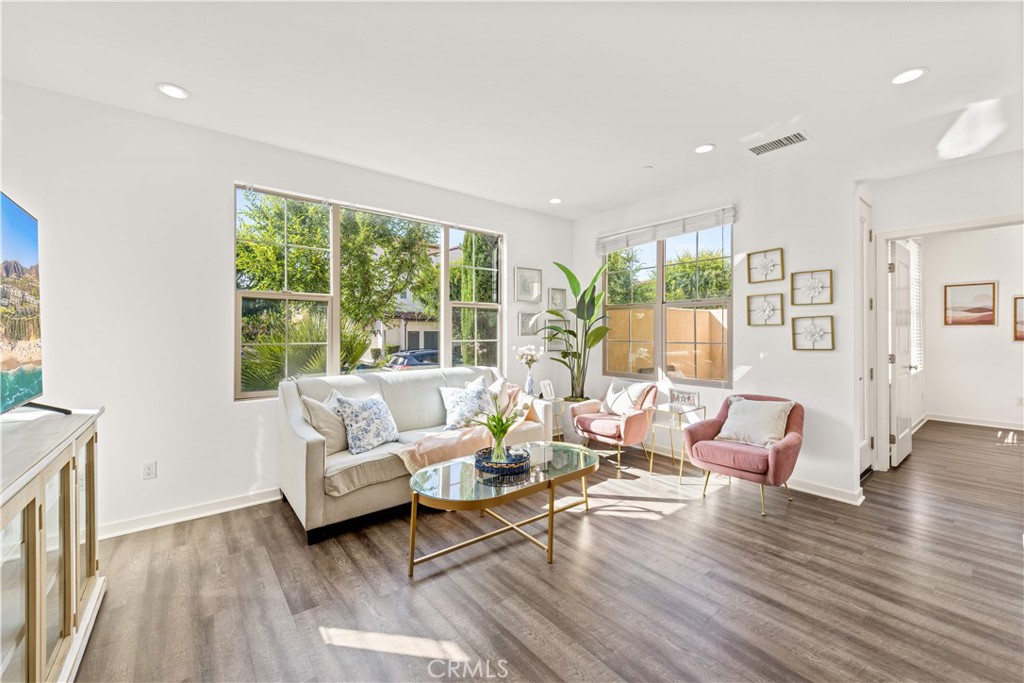 56 Bay Layrel