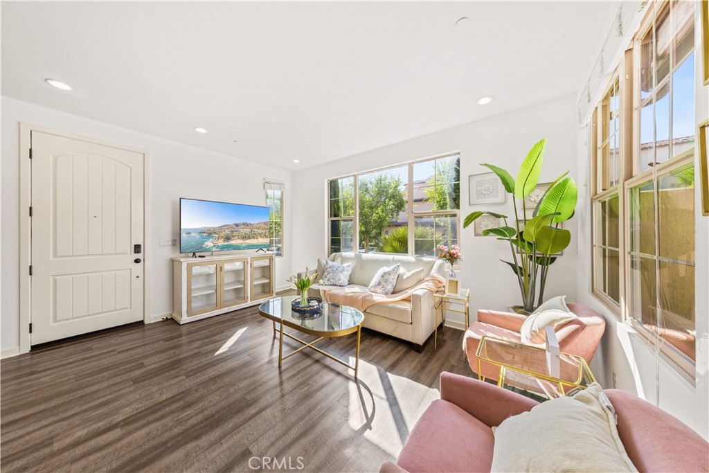 56 Bay Layrel