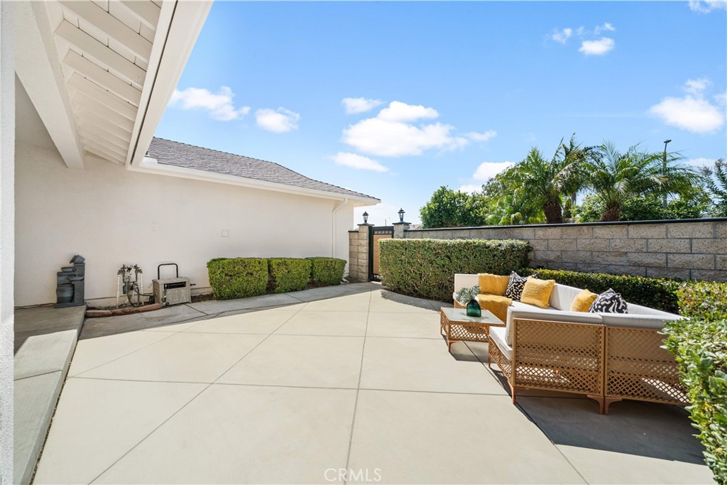 14592 Highcrest Cir.
