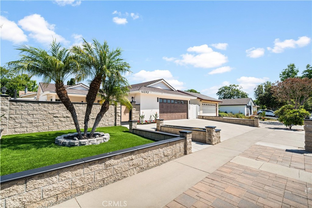 14592 Highcrest Cir.
