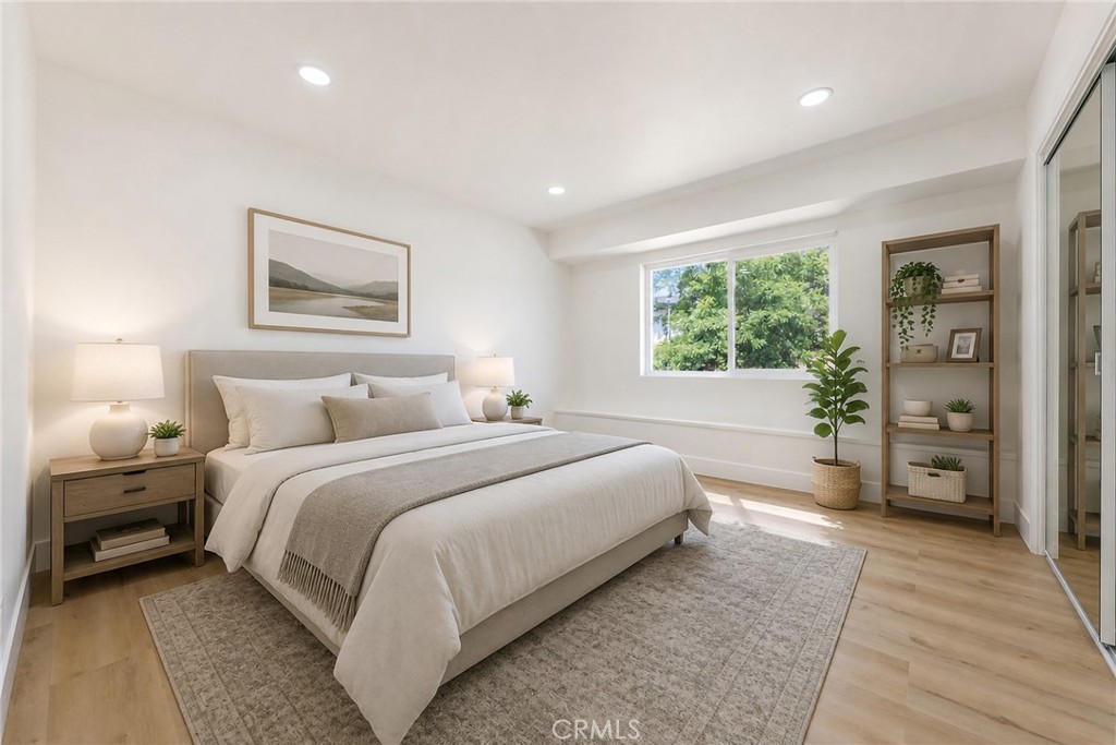 3300 E Whitebirch