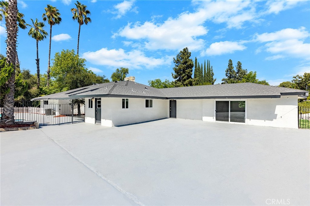 3300 E Whitebirch