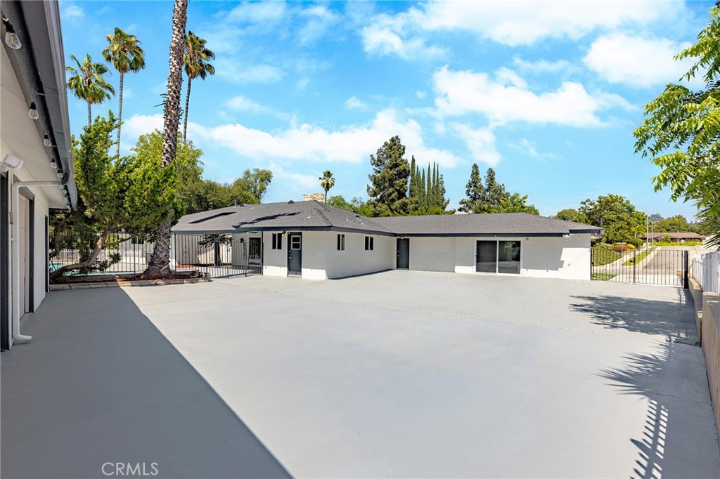 3300 E Whitebirch