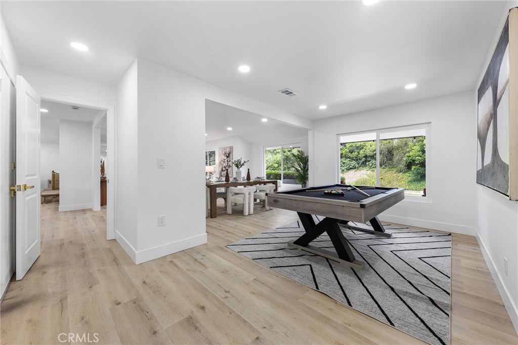 3300 E Whitebirch