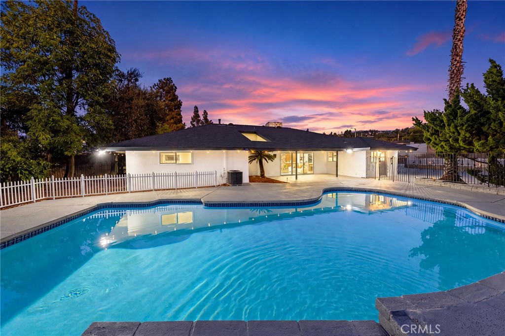 3300 E Whitebirch