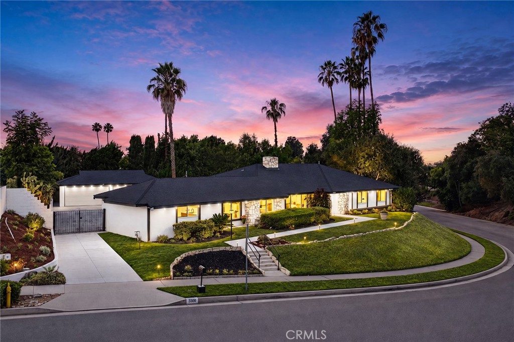 3300 E Whitebirch