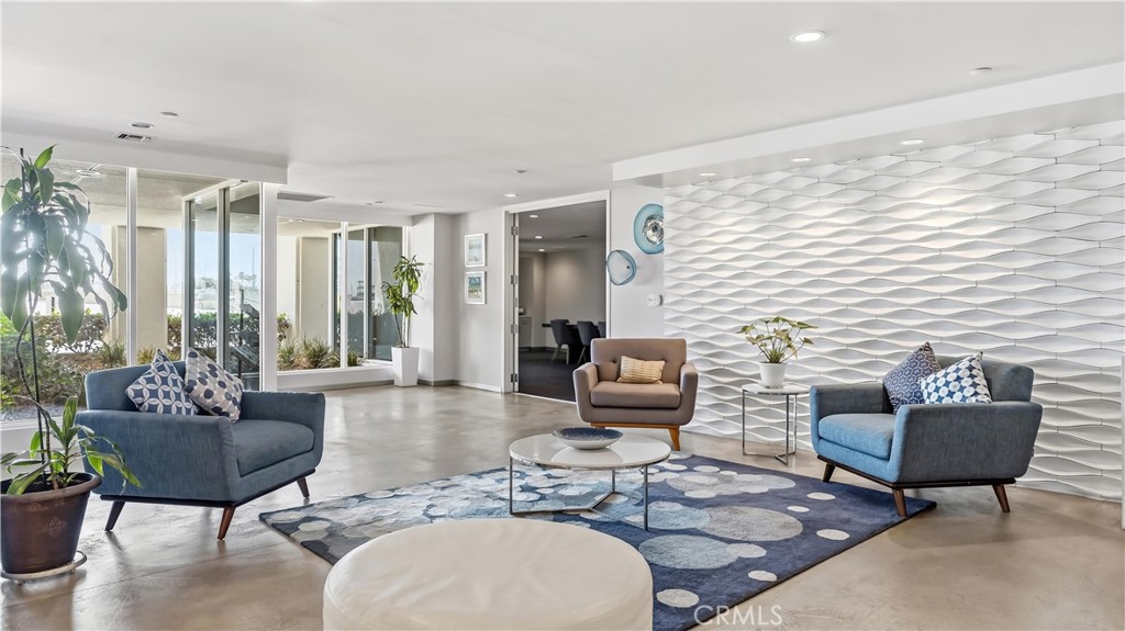 525 E Seaside Way 1105
