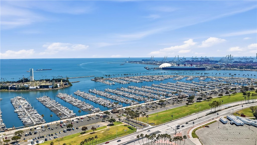 525 E Seaside Way 1105
