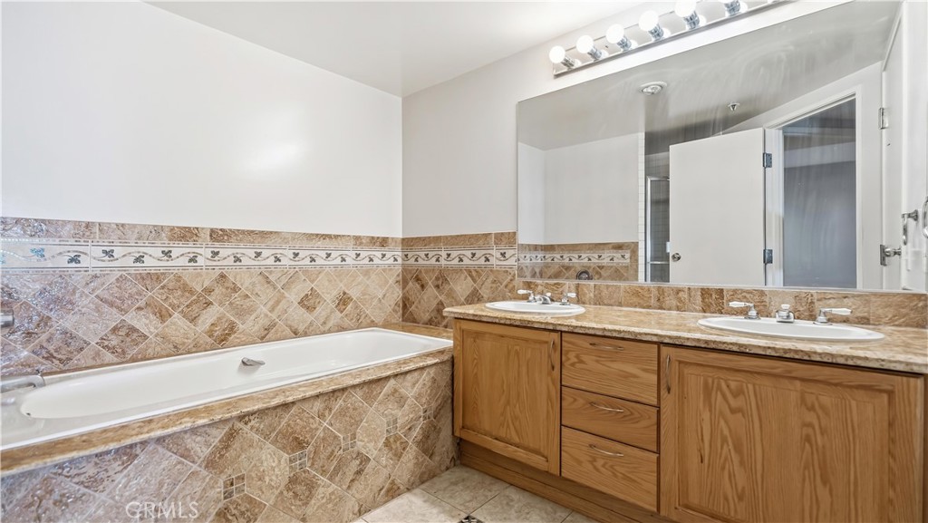525 E Seaside Way 1105