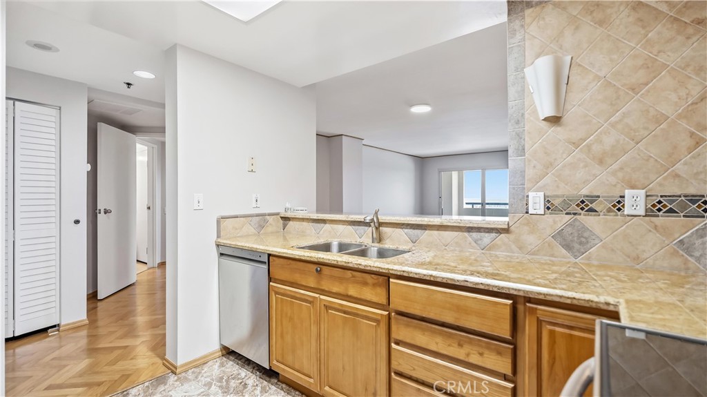 525 E Seaside Way 1105