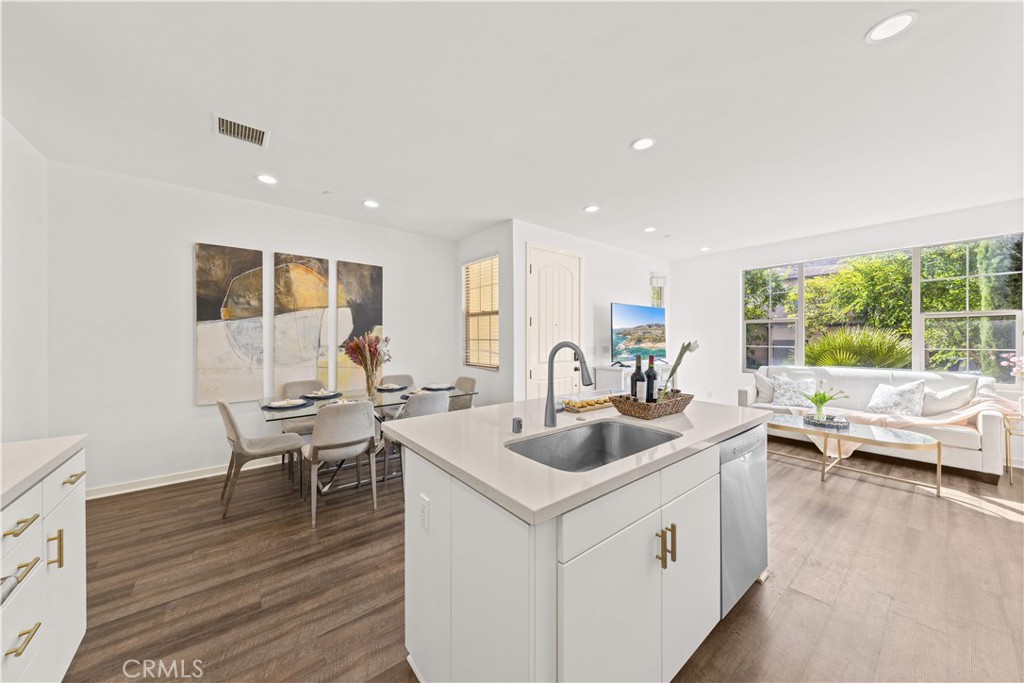 56 Bay Laurel