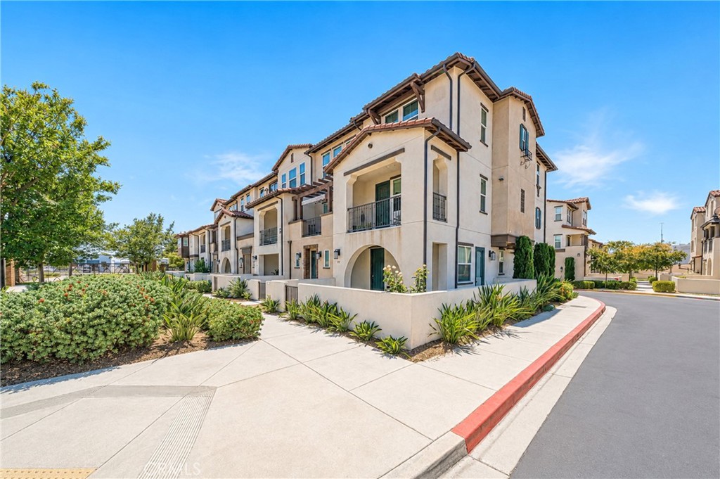 601 W Foothill Blvd 71
