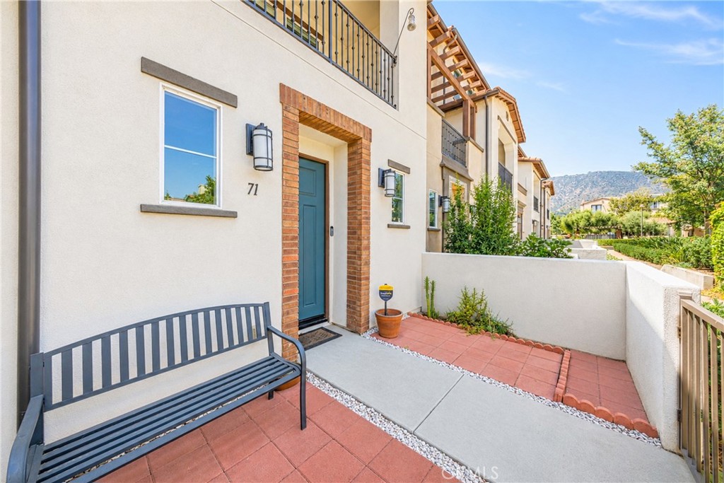 601 W Foothill Blvd 71