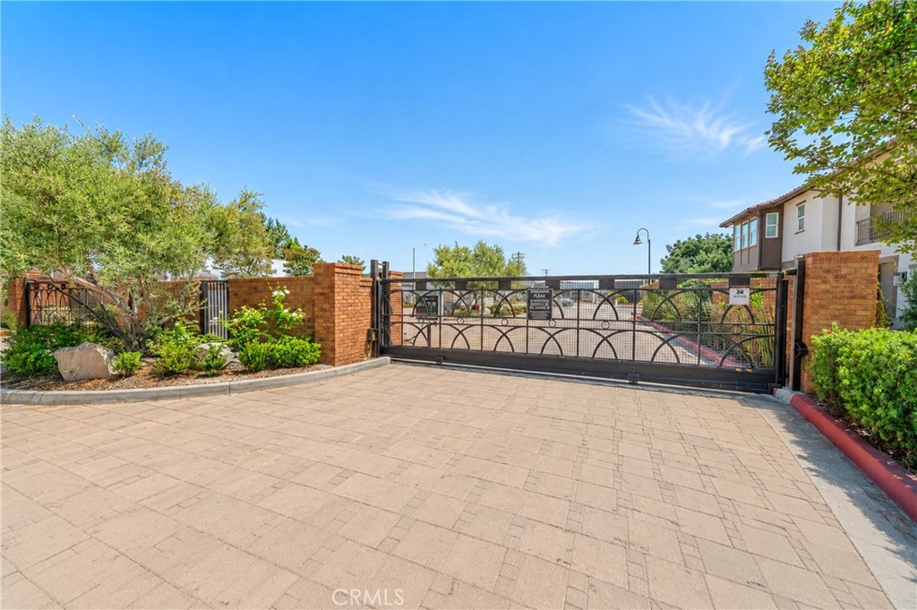 601 W Foothill Blvd 71