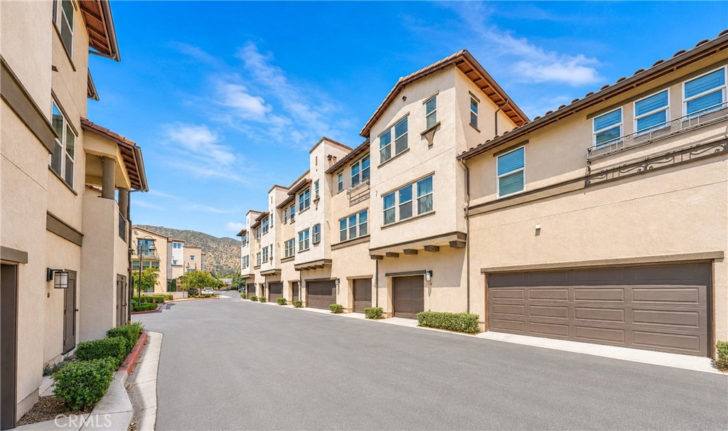 601 W Foothill Blvd 71
