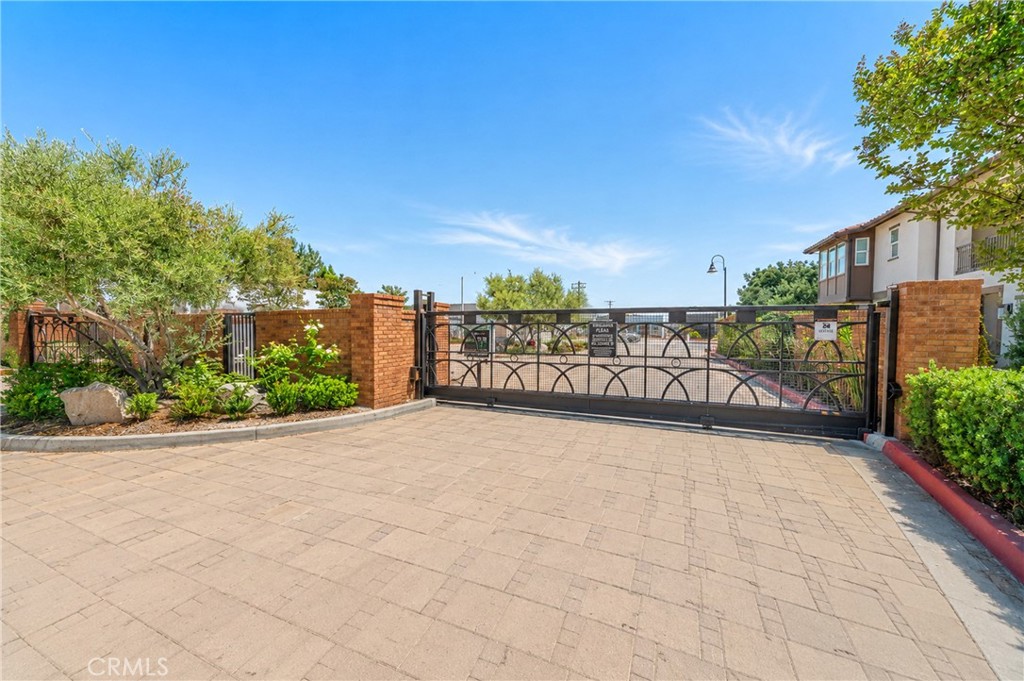 601 W Foothill Blvd 71
