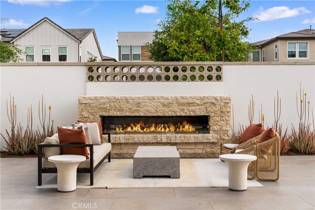 400 Riverbend