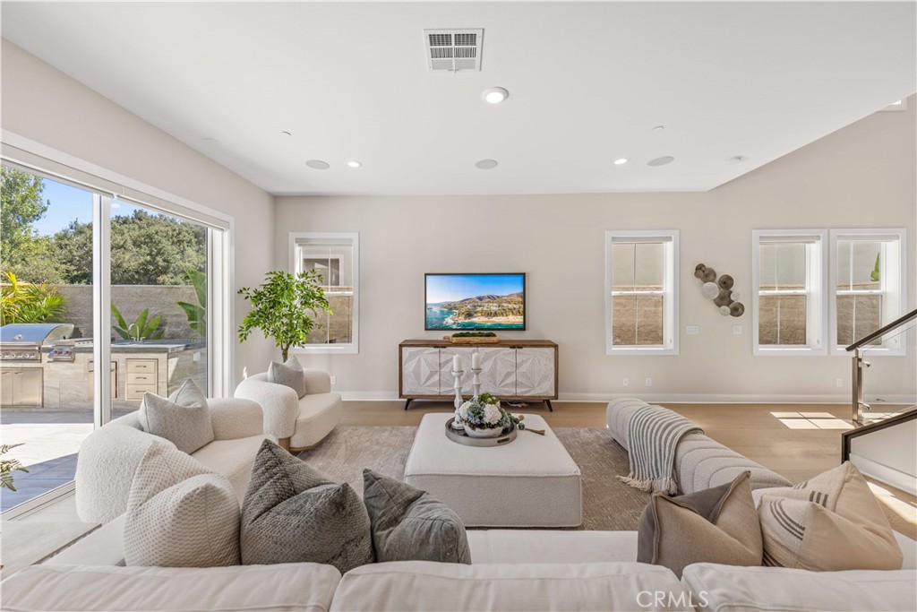 400 Riverbend