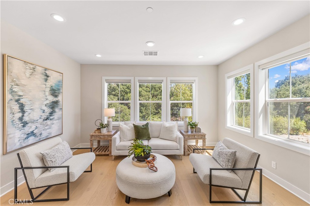 400 Riverbend