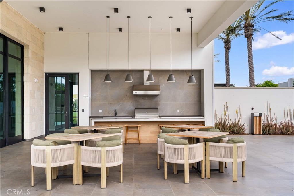400 Riverbend
