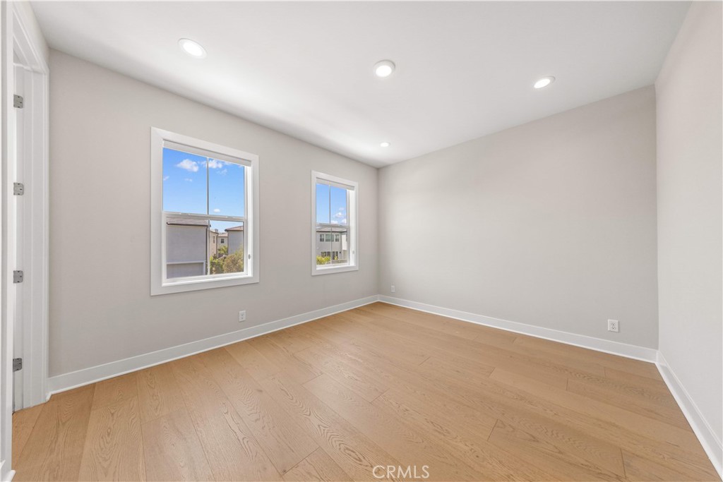 400 Riverbend