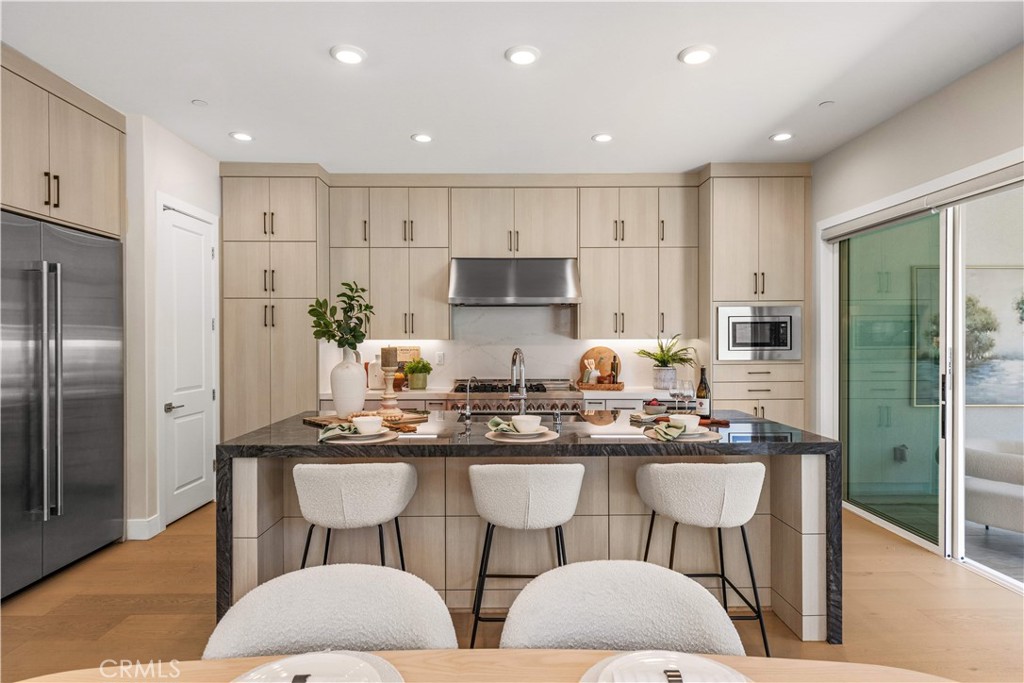 400 Riverbend