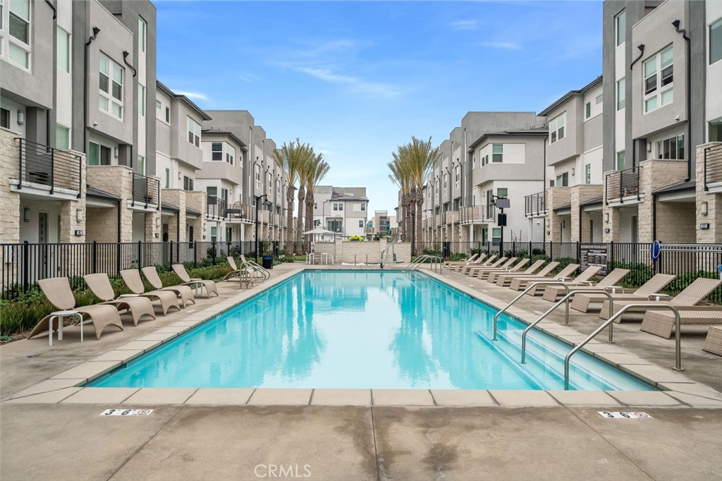 1338 S Urbana
