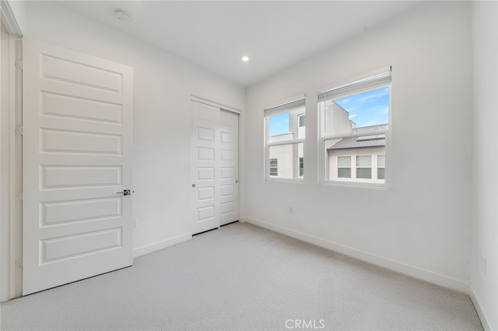 1338 S Urbana