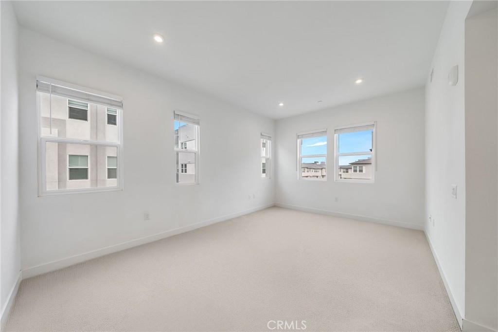 1338 S Urbana