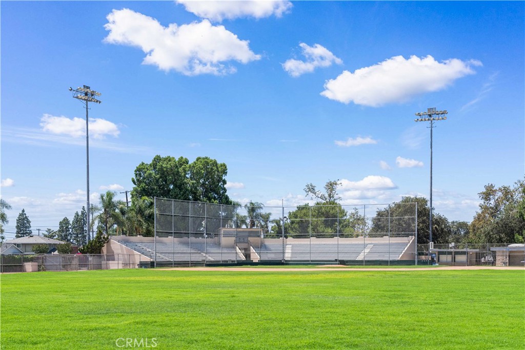155 W LA PALMA Avenue 2