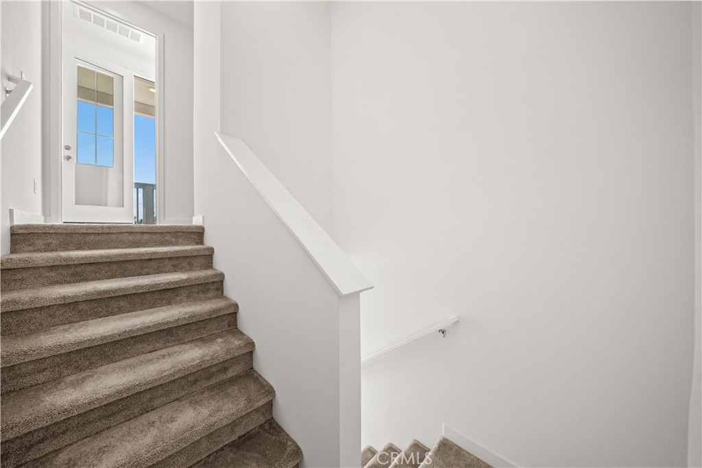 155 W LA PALMA Avenue 2