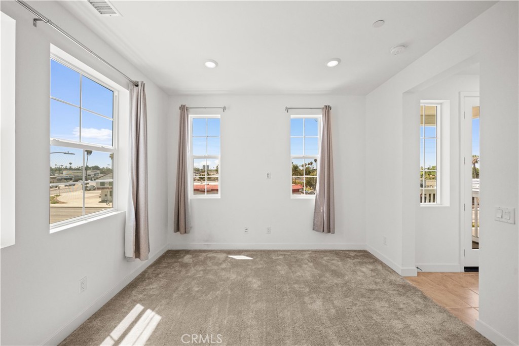 155 W LA PALMA Avenue 2