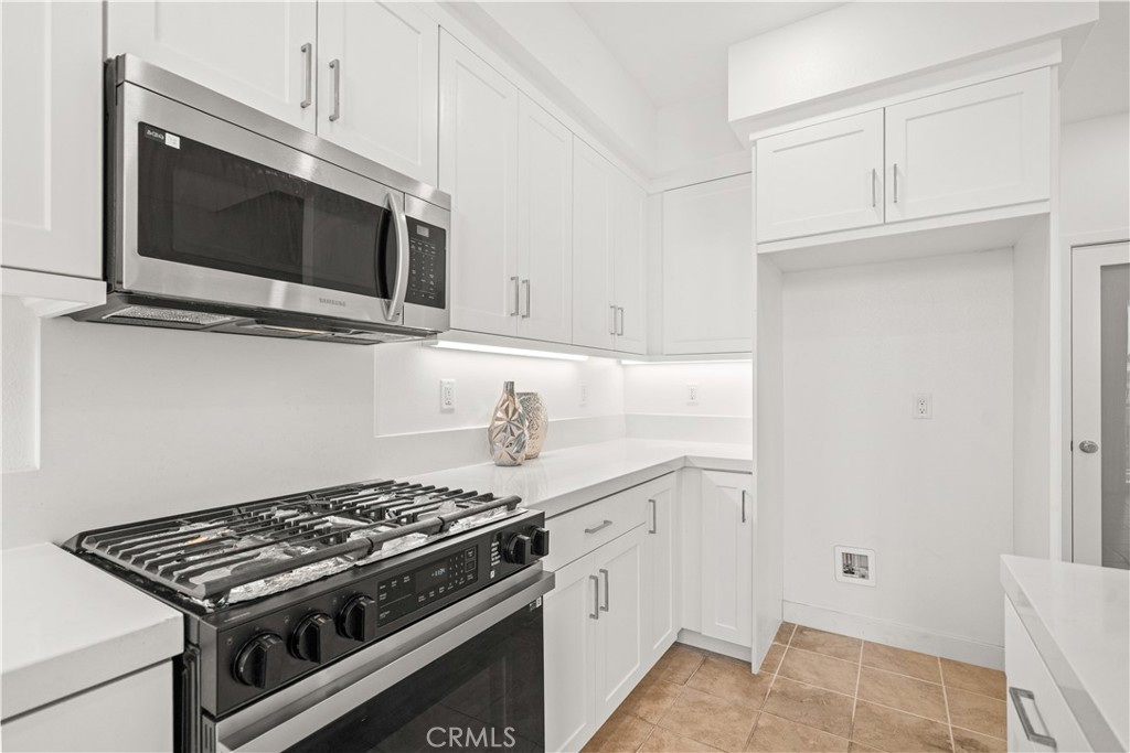 155 W LA PALMA Avenue 2