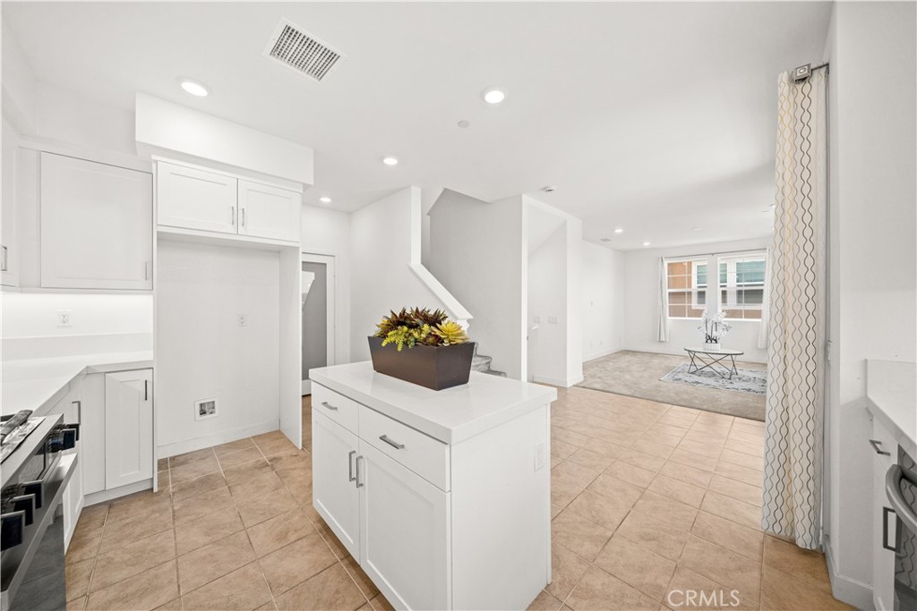155 W LA PALMA Avenue 2