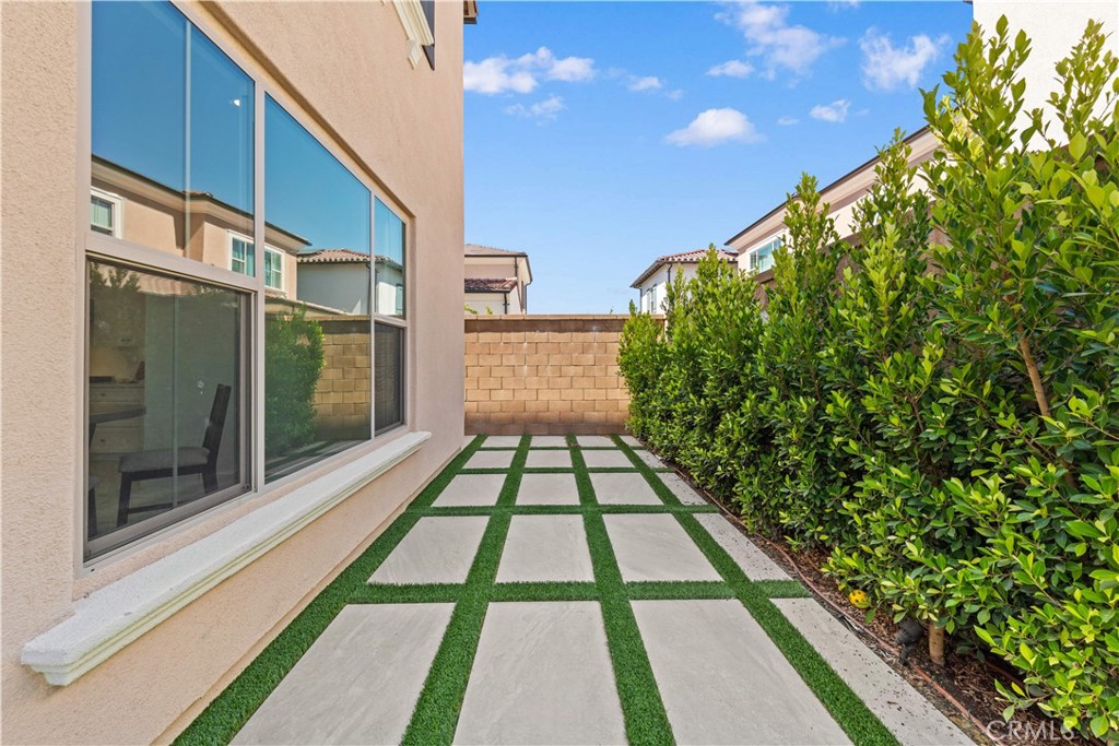 106 Glydon