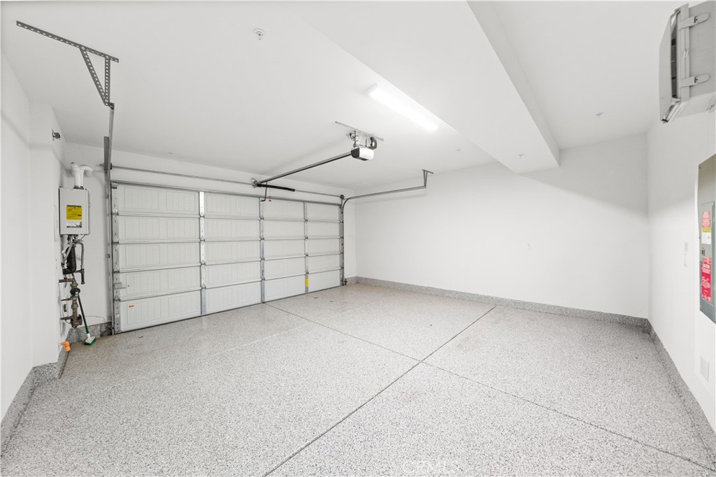 3923 E Carmel Privado