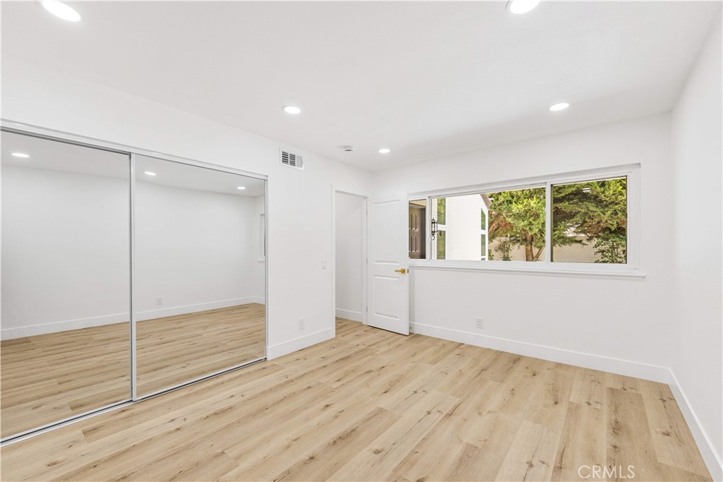 24771 Daphne E