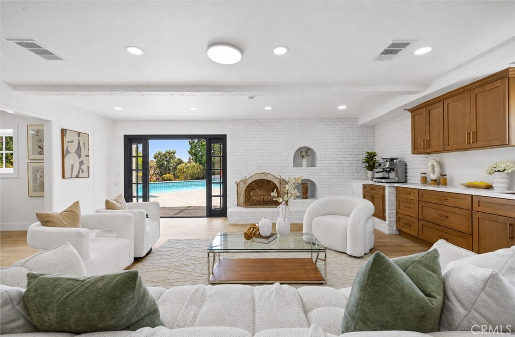 1908 Brentwood