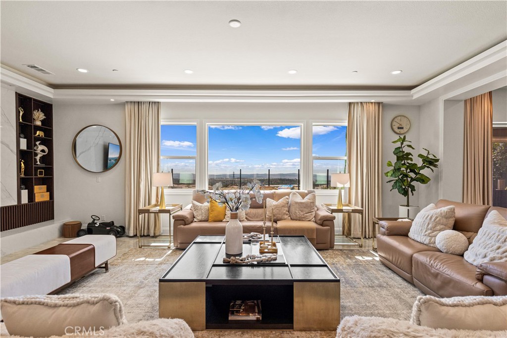 5512 Heritage Oak Drive