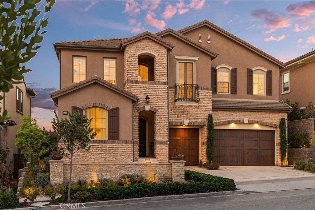 5512 Heritage Oak Drive